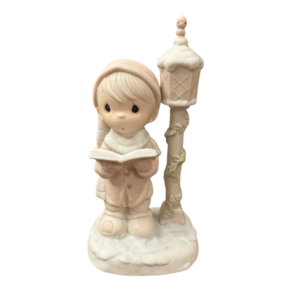 Enesco Precious Moments 'O Come All Ye Faithful' Figurine E-2353 with Box